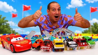 ¡Los coches se preparan para una gran carrera!