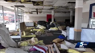 Hundreds of college athletes fill Ada streets to help with tornado damage
