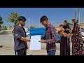 Download Lagu Moeders geluk over Jamshids grote vooruitgang bij het bouwen van een huis