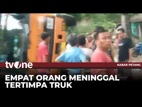 Truk Angkut Pasir Timpa Minibus, 4 Orang Tewas