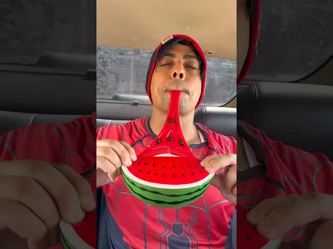 ازااااي البطيخة المطاطية !! 😱😂