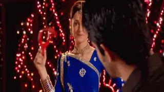 كوشي تقلد ارناف في رقصة 