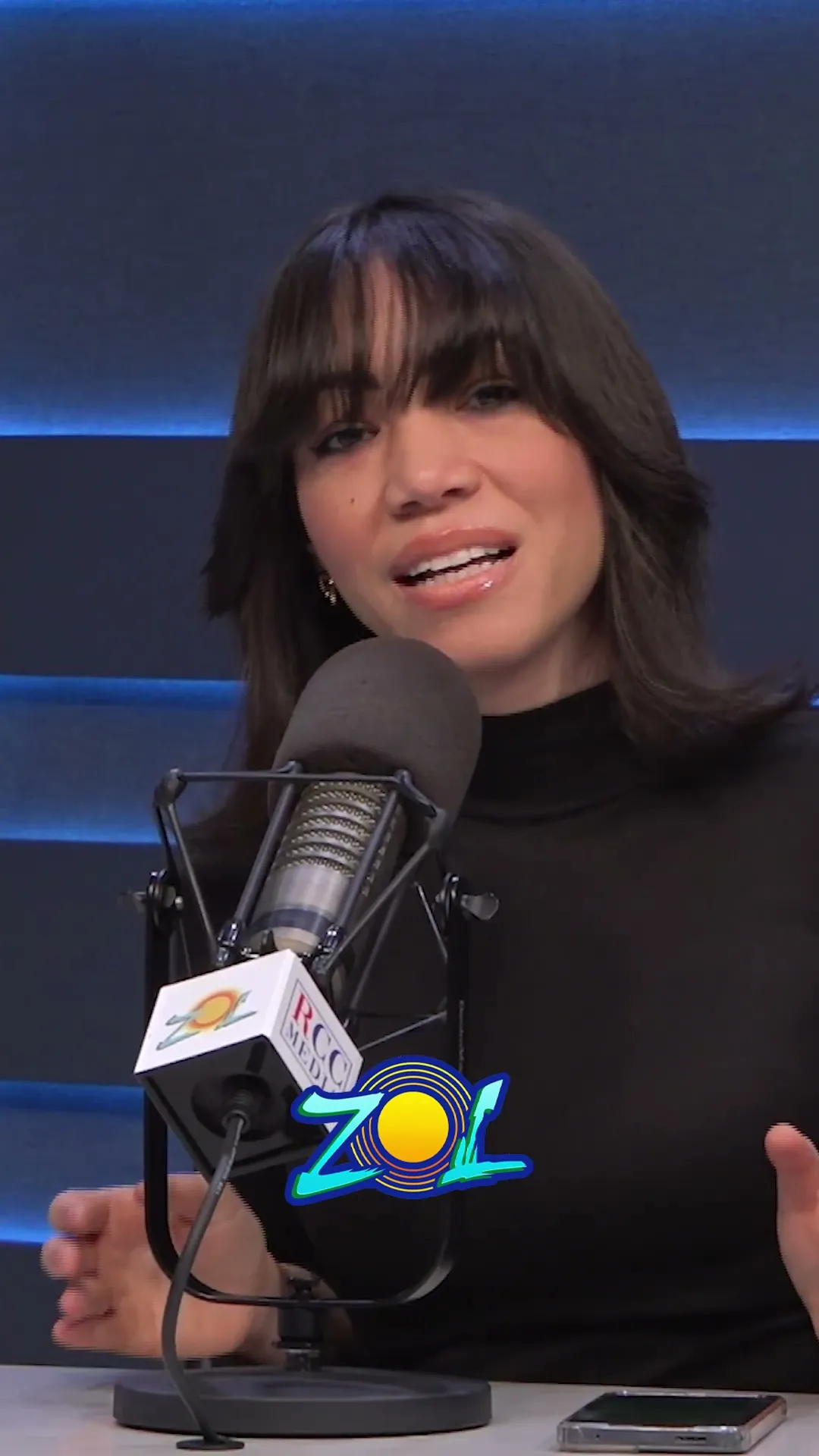 Gloria Reyes bajo fuego