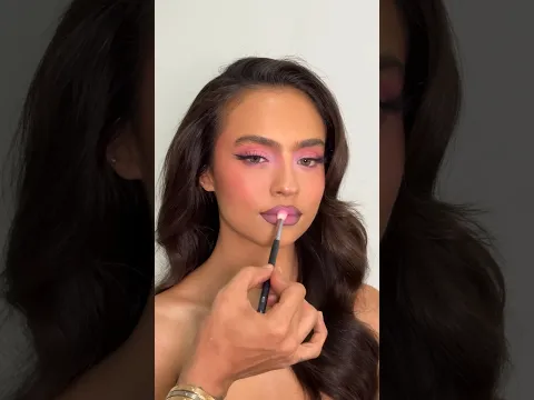 Y si ponemos de moda este color de #lipstick DE NUEVO? πππ jajaja se acuerdan??? #mac #snob