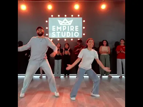 Had to do a workshop to this new Shubh song! Full video dropping soon! #bhangraempire
