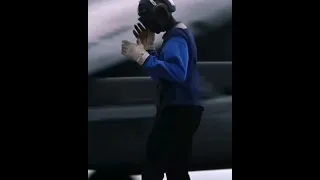 إذا سمعت صوت الغراب اعلم ان الصقور حلقت 