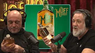 Russell Crowe Brings Joe A Gift And Talks About His Liquor Company Joe Rogan Russell Crowe 