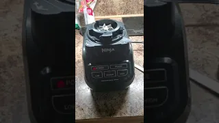 Ninja blender blinking power light