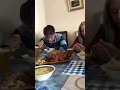 Download Lagu Madre le Tira un Pollo a su Hijo por Comer Mal | #shorts #viral #ytshorts #humor #meme #mexico #mama