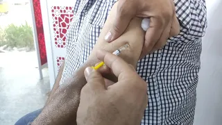 اعطاء ابرة انكسبارين تحت الجلد 