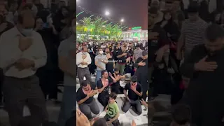 نهيار وبكاء شيعة امير المؤمنين قرب ضريح الامام الحسين ع في كربلاء المقدسة ماجورين ان شاء لله 
