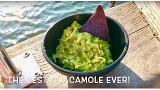 THE SIMPLEST GUACAMOLE RECIPE – AMAZING!