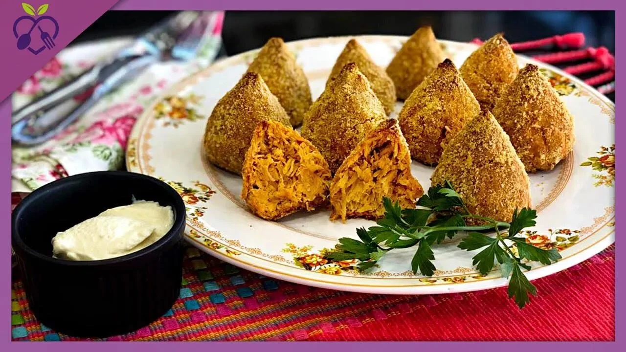 COXINHA FIT SEM MASSA LOW CARB SEM GLÚTEN E RICO EM PROTEÍNAS