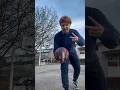 Lagu “Als deze trickshot erin gaat moet je beste mattie je €10 gunnen. Tag ze SNEL! 🤪💸” #shorts #fyp