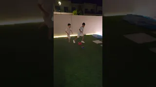 احلى لعبة كرة قدم مع يزن وزين اكسبلور Shorts عالم ألفت  احلى لعبة كرة قدم مع يزن وزين اكسبلور Shorts عالم ألفت