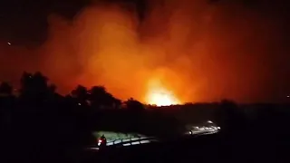 Top Channel/Zjarri përfshin edhe Himarën, flakët pranë banesave, kërkohet ndihmë nga bashkitë fqinje