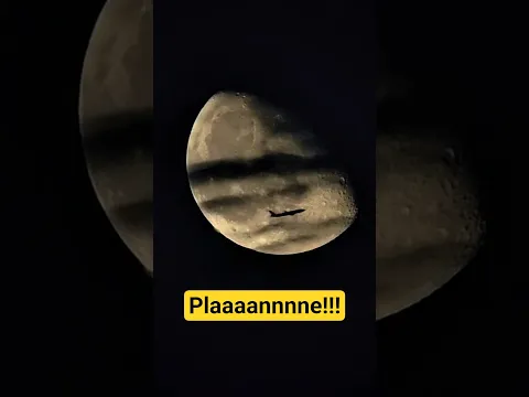Watch Planet Saturn πͺ along with 75% illuminated Moon π