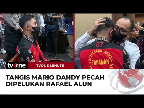Mario Dandy Menangis Dipelukan Rafael Alun saat Jumpa di Ruang Sidang