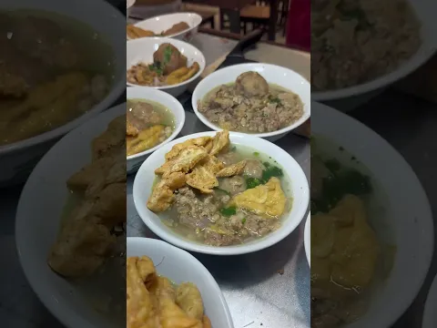 semangkuk bakso📍Google maps : BAKSO SAPI MAKMUR 1997 YOGYAKARTAINFO PEMESANAN :☎️ 0819-3424-7563