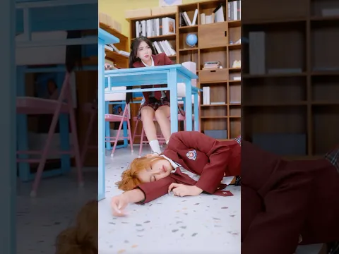 Friends must love and help each other! 💊 🥹 #taihoa #viral  #shorts
