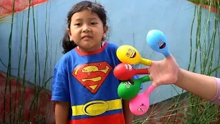 Download Keysha Bermain Mengisi Air Dalam Balon Daddy Finger Nursery Rhymes | Learn Colors With Balloons MP3