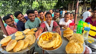 ₹20 for 4 Hot Luchis with Delicious Curry , Hardworking Didi | Indian Street Breakfast
