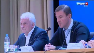 Делегация федеральных чиновников с главой Омской области отправили гуманитарный груз в зону СВО