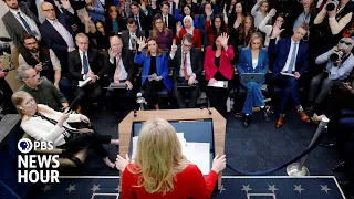 White House says it will decide which news organizations routinely cover the president