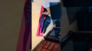 Calienta tu cuerpo bailaEjercicios para calentar tu cuerpo con Lorena Cid en L L