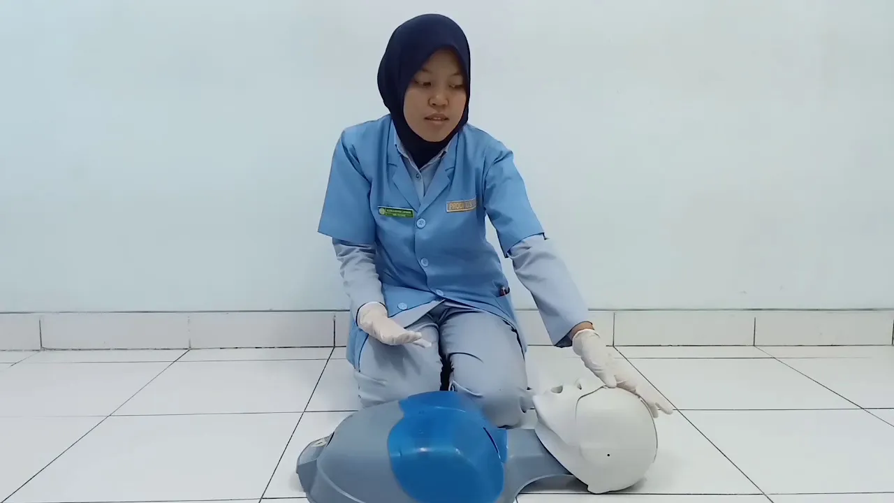 Cara melakukan swab nasopharynx dan oropharynx. 