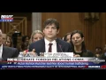 Video di FULL: Ashton Kutcher Near TEARS in EMOTIONAL Opening Testimony at Hearing on Human Trafficking