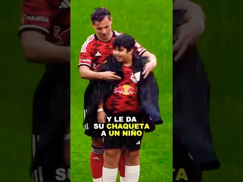 Los futbolistas salvaron a los niños de la lluvia ❤️‍🩹⚽️