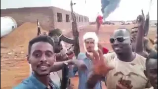 النقيب سفيان محمد بريمة يعلن سقوط معسكر اليرموك للجيش السوداني في يد قوات الدعم السريع يوم ٧ ٦ ٢٣ 