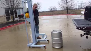 BEVMO keg lifter