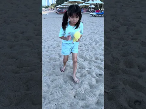 She also cares for her younger sister. 🥰