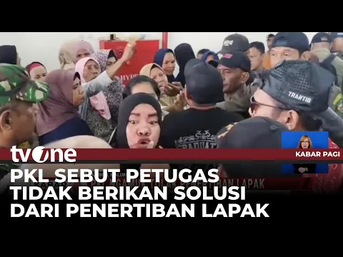 NGAMUK! Petugas Minta PKL Tidak Berjualan di Area Parkir Kendaraan, Namun Tidak Disambut Baik