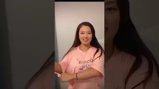 ترند خلع الملابس 