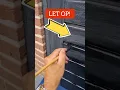 Download Lagu DIT DOEN ZE FOUT! bij een deur schilderen.