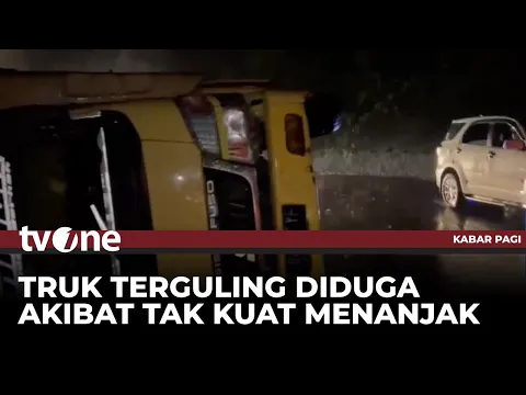 Tidak Kuat Menanjak, Sebuah Truk di Tasikmalaya Terguling