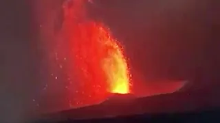 Indonésia fecha oito aeroportos devido a erupção vulcânica | AFP
