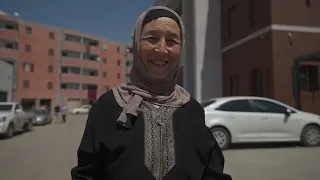 هالله  هالله على البلد دي واللي منها أحلى ناس محلينها    إحنا مش ضيوفها   أهل بيت دايم ا في عينها دندنها