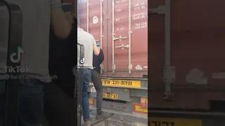 هربنا سكر وطحين 