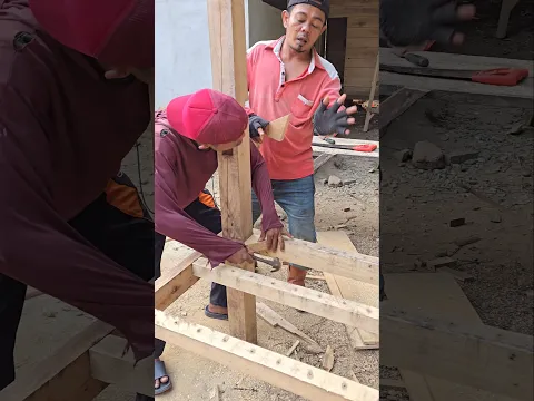 Wait, my friend... that's the wrong elbow support technique.