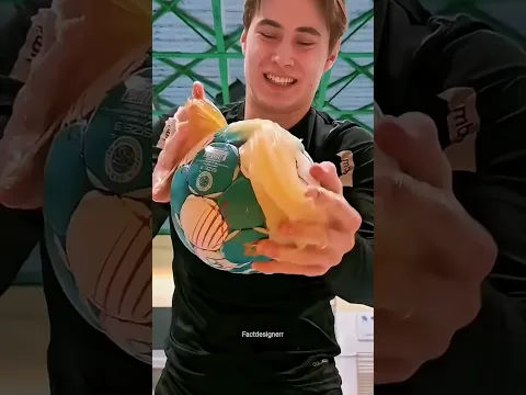 🧤 لماذا تكون كرة اليد لزجة جدًا؟ 🧐