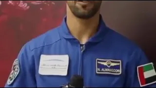 الرائد الإماراتي هزاع المنصوري يشتاق لامه بعد غياب عن الأرض 