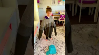 خلودة نط على فستاني 