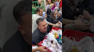 أرخص فراخ فى مصر زيت و زر ببلاش ال ٤ فرخات ب ١٠٠ عند أبو أنس خلي الغلابة تآكل فراخ بيضاء 