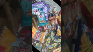 انا مستكفي بيهم مدفي هما الي حيلتي  انا مستكفي بيهم مدفي هما الي حيلتي