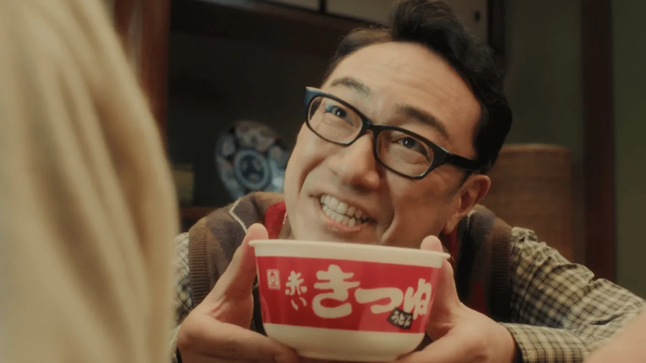 赤いきつねと緑のたぬきCM。武田鉄矢さんや豪華キャストの名作が勢ぞろい