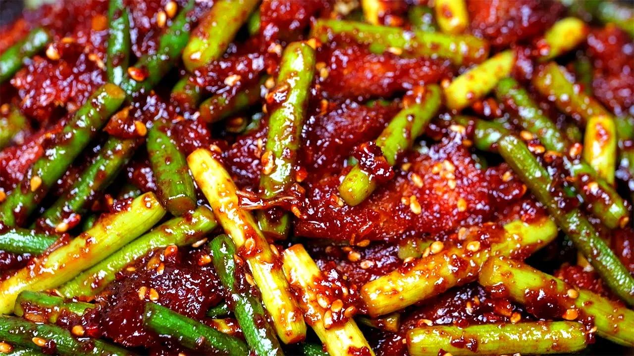 황태채 마늘종무침